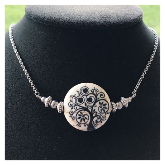 Tree of life white coin design choker necklace - Picture 4 of 8